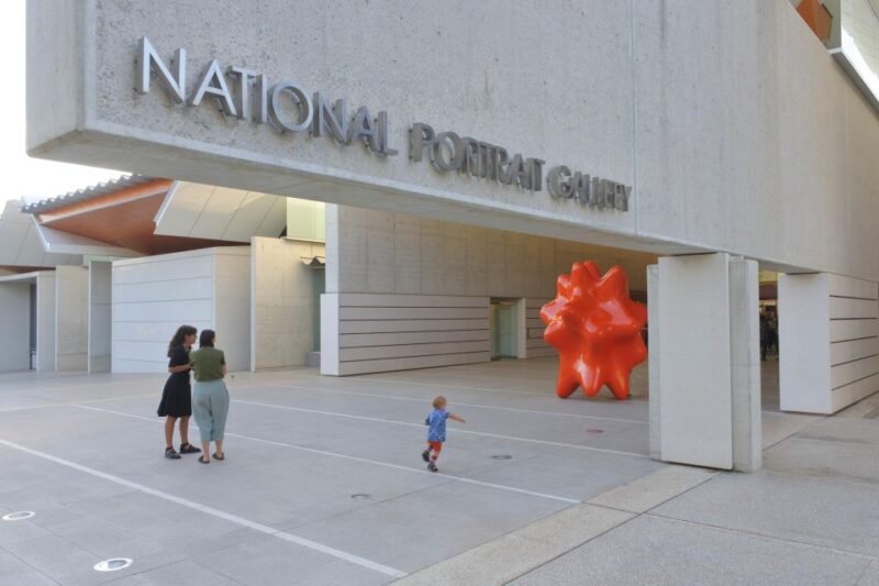 Capital Christmas: Private Festive Tour in Canberra - Blend of Heritage and Holiday