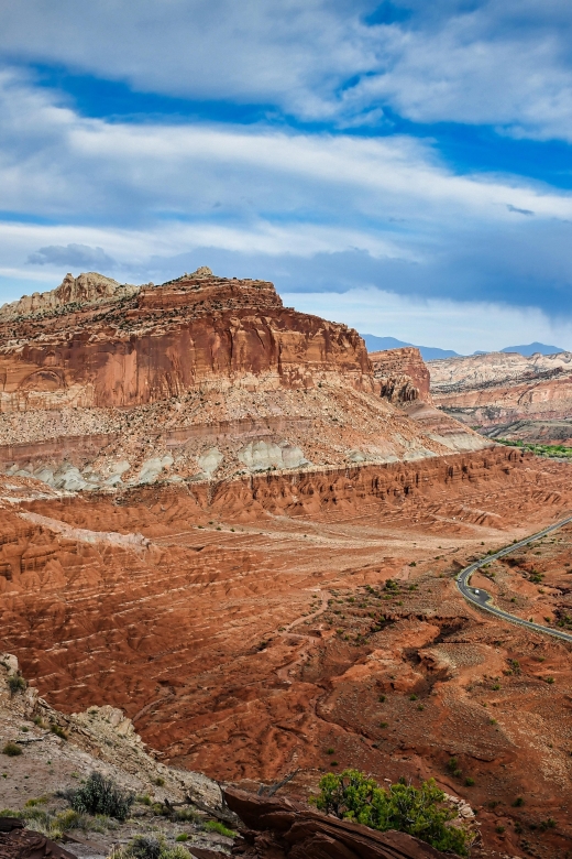 Capitol Reef: Small-Group Tour & Hike - Guided Tour Features