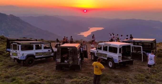 Cappadocia 4WD Jeep Safari (Sunrise Or Sunset + Transfer) - Group Size and Duration