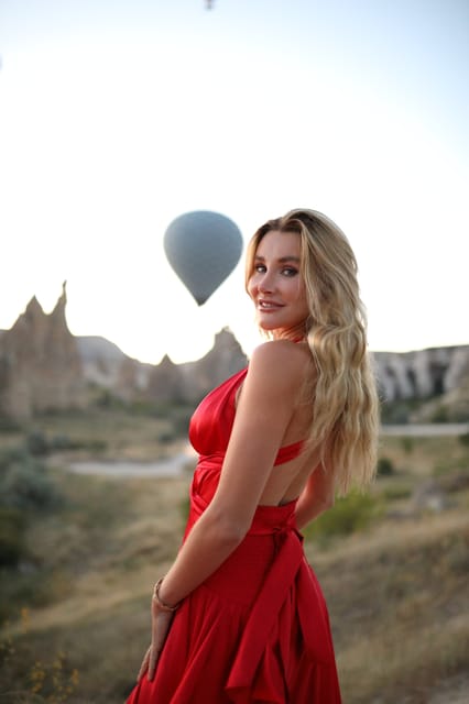 Cappadocia: Photoshooting With Flying Dresses - Key Points