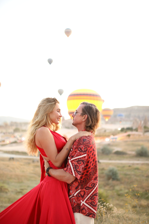 Cappadocia: Photoshooting With Flying Dresses - Dress and Car Options