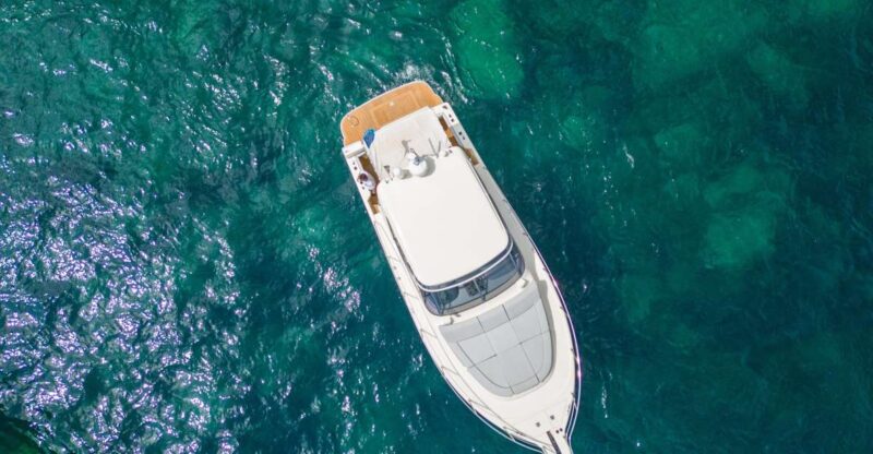Capri- Amalfi Coast :Speed Boat - Onboard Amenities