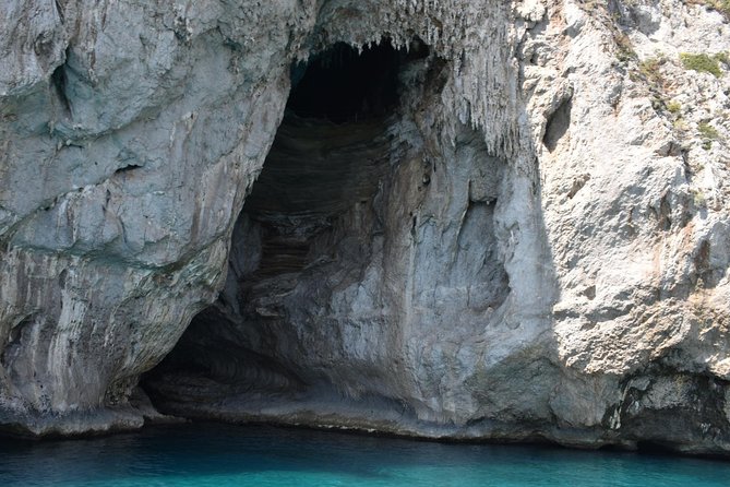 Capri, Anacapri and Blue Grotto Day Tour - Experiencing the Blue Grotto