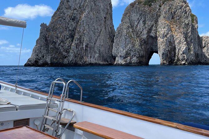 Capri Boat Tour in 3 Hours - Capri-style Picnic Delights