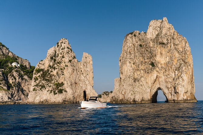 Capri Boat Tour With Luxury Gozzo Apreamare 35FT - Key Points