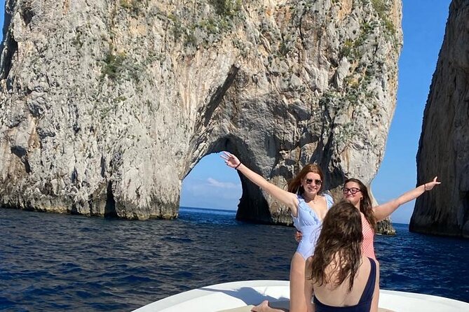 Capri Complete Package-Small Group Boat Tour and Transports - Tour Overview