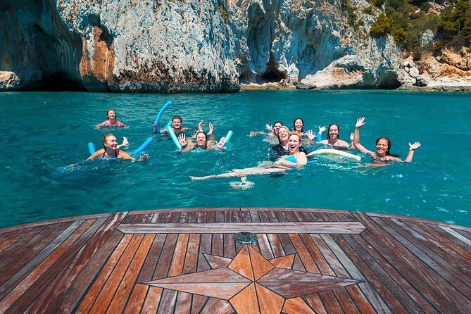 Capri Full-Day Small-Group Boat Tour From Sorrento - Tour Overview