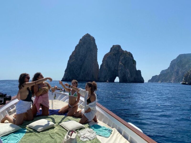 Capri: Island and Grottos Boat Cruise With Snacks and Drinks - Relaxation and Tasting