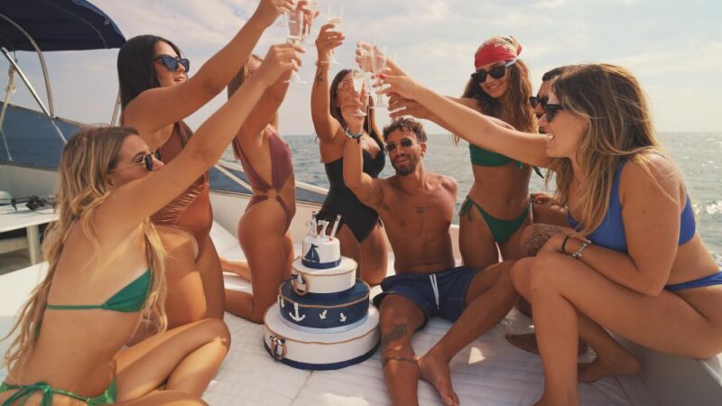 Capri Positano and Amalfi Boat Tour: Free Bar and Aperitizer - Exploring Amalfi and Positano