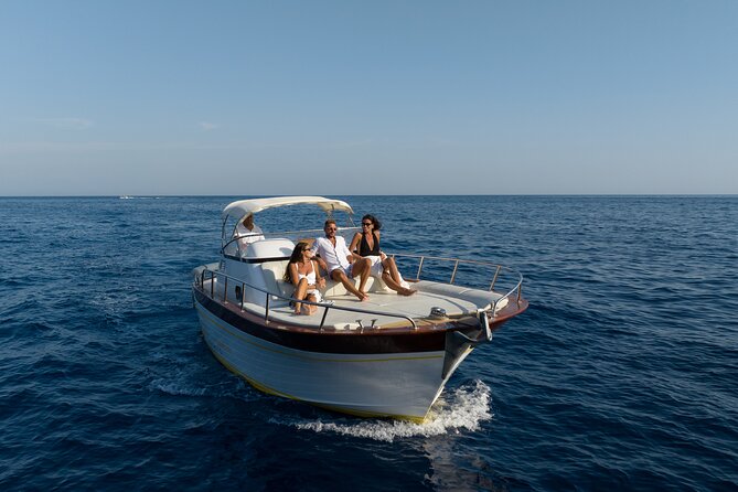 CAPRI & POSITANO From Sorrento - 28FT Boat - Meeting and Pickup