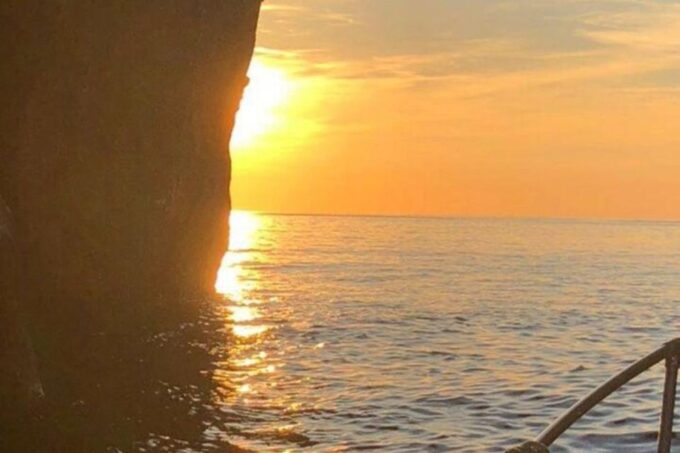 Capri Private Boat Tour at Sunset From Capri (2 Hours) - Exploring the Iconic Sites