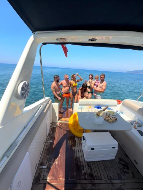 Capri Private Boat Tour With Aperitif - Boat and Amenities