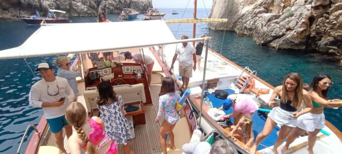 Capri: Private Boat Tour With Skipper - Suitability and Reviews