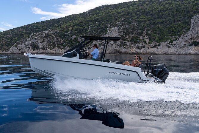 Capri Private Tour From Positano - Motorboat Protagon 28FT - Accessibility and Participation