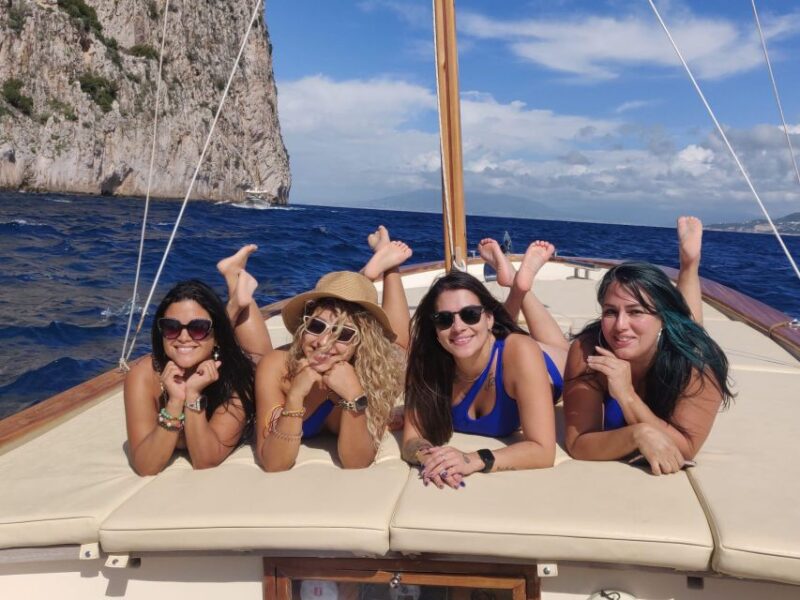 Capri: Private Tour in a Typical Boat - Relax on a Boat