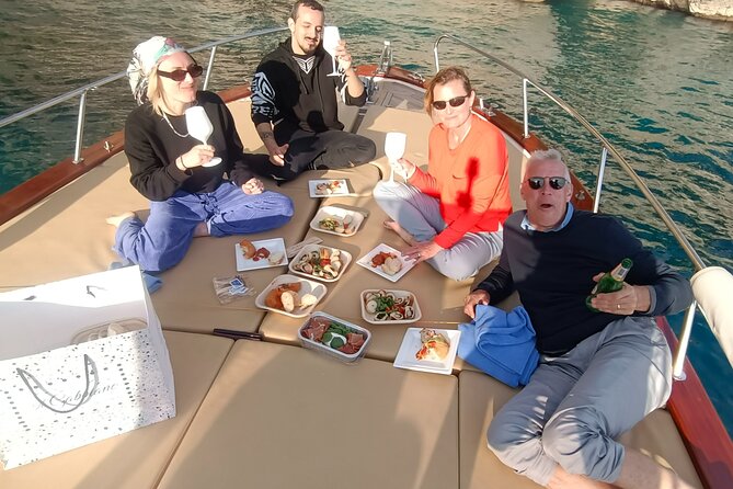 Capri Samba Boat Tour, Sail in Style by Boat. - Pricing and Booking