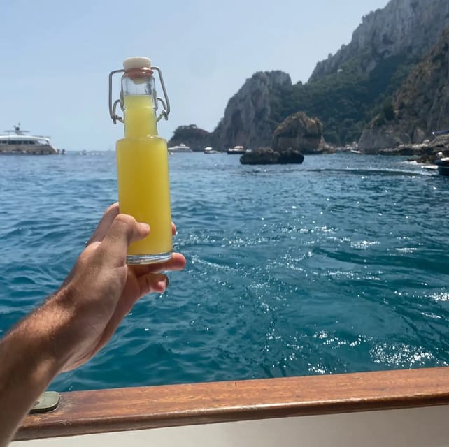 Capri: Small Group Boat Tour With Limoncello and Snacks - Amenities and Inclusions