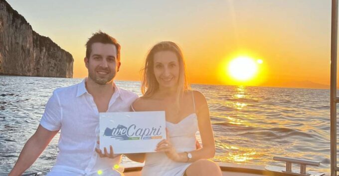 Capri: Sunset Boat Tour - Scenic Sunset Experience