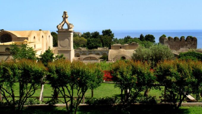 Capri Top: Tour With Guide and Tour of the Island by Sea - Frequently Asked Questions