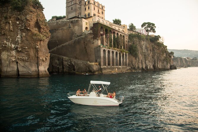 Capri Tour From Sorrento - 18FT Smart Boat - Iconic Sites and Activities
