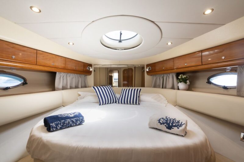 Capri: Tour on a Yacht and Visit to the Grotto - Itinerary Highlights