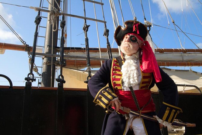 Captain Hook: Pirate Show and Dinner Cruise in Cancun - Key Points