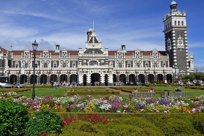 Captivating Side of Dunedin Walking Tour for Couples - Meeting and End Points