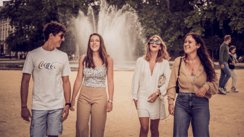 Carcassonne: Guided Walking Tour to Discover the City - Exploring the Counts Castle