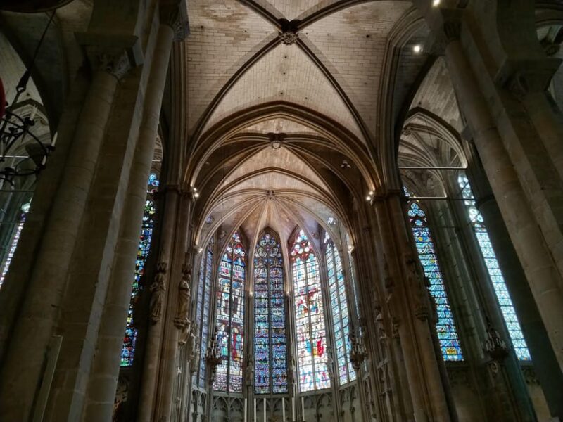 Carcassonne: Private Guided Tour of the Medieval Fortress - Tour Experience