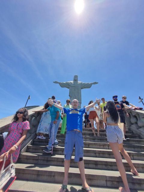 Cariocando in Christ Redeemer & Sugarloaf + Helicopter Tour - Meeting Point