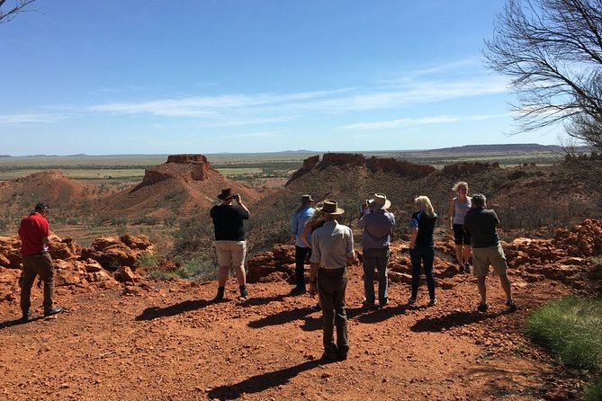 Carisbrooke Station and Dinosaur Stampede Day Tour - Dinosaur Footprints at Lark Quarry