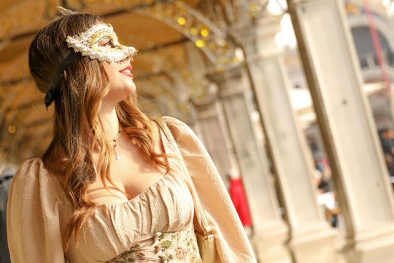 Carnival in Venice: Private Photoshoot - Meeting Point