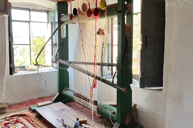 Carpet Weaving Art Lessons & Experience - Weaving Equipment and Loom