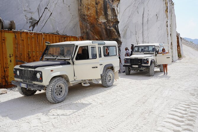 Carrara: Exclusive Marble Cave Tour Adventure in a 4x4 - Marble Excavation Techniques