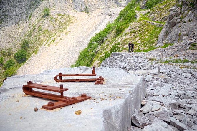 Carrara: Exclusive Marble Cave Tour Adventure in a 4x4 - Guided 4x4 Adventure