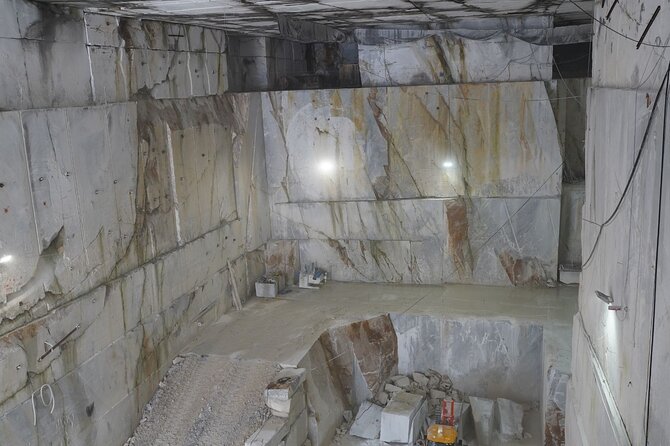 Carrara: Exclusive Marble Cave Tour Adventure in a 4x4 - Meeting Point and Directions