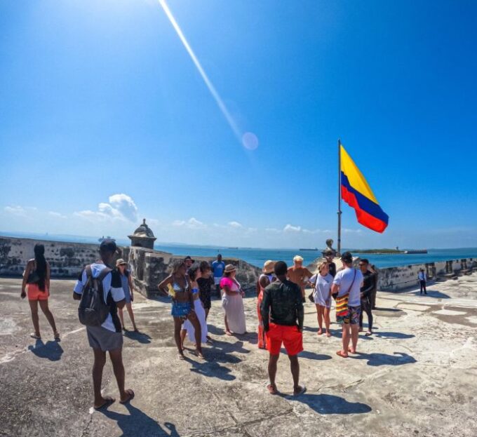 Cartagena: 5 Island Boat Tour With Night Bioluminescent Stop - Customer Feedback