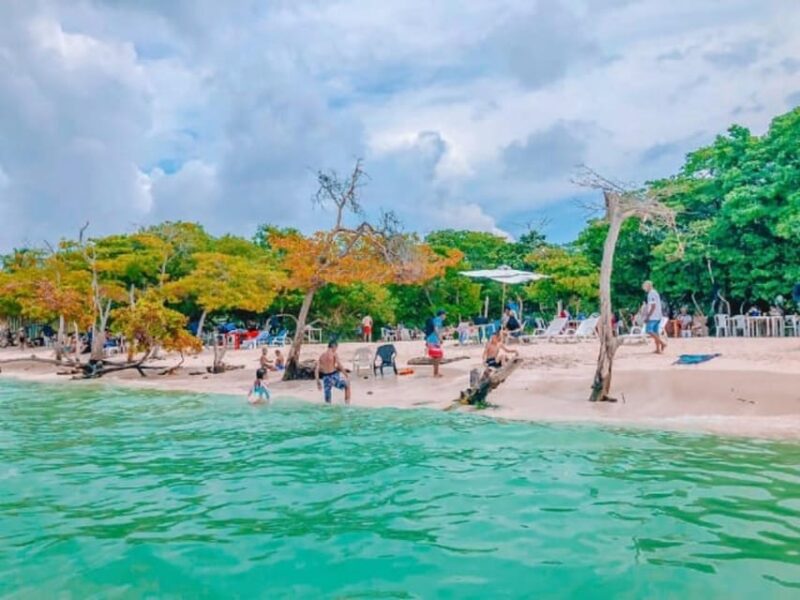 Cartagena: 5 ISLANDS by Speedboat With SNORKELING & LUNCH - Cholón: Break Time and Seafood Cocktail