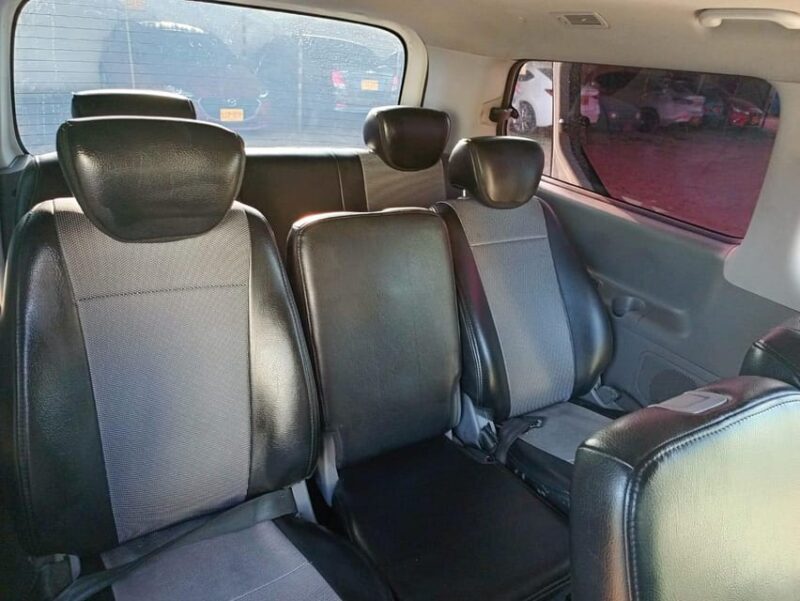 Cartagena: Airport Transfer to Any Hotel in Morros - Driver and Vehicle Information