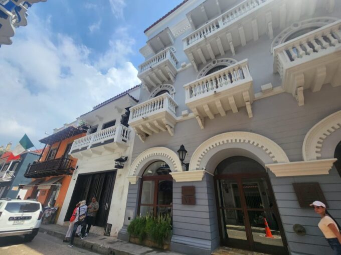 Cartagena and Getsemaní Walk Thru Hidden History Way of Life - Indigenous and Enslaved Narratives