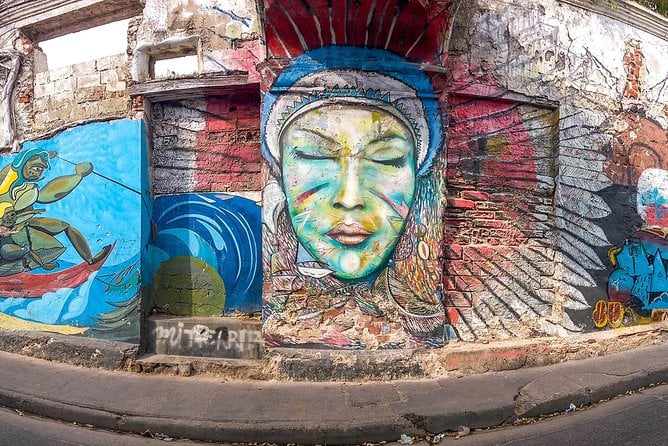 Cartagena -Architecture and Style Tour- - Pickup and Meeting