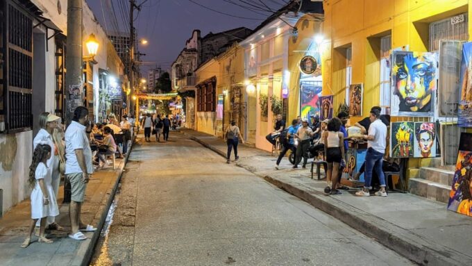 Cartagena: Artists Quarter Getsemani Self-guided Tour - Getting to the Starting Point