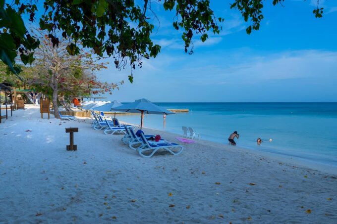 Cartagena: Baru Enchanted Island Tour, Speedboat Transportation - Buffet Lunch Options