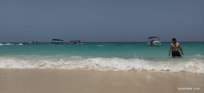 Cartagena: BARU Playa Blanca With SNORKELING INCLUDED - Typical Caribbean Lunch