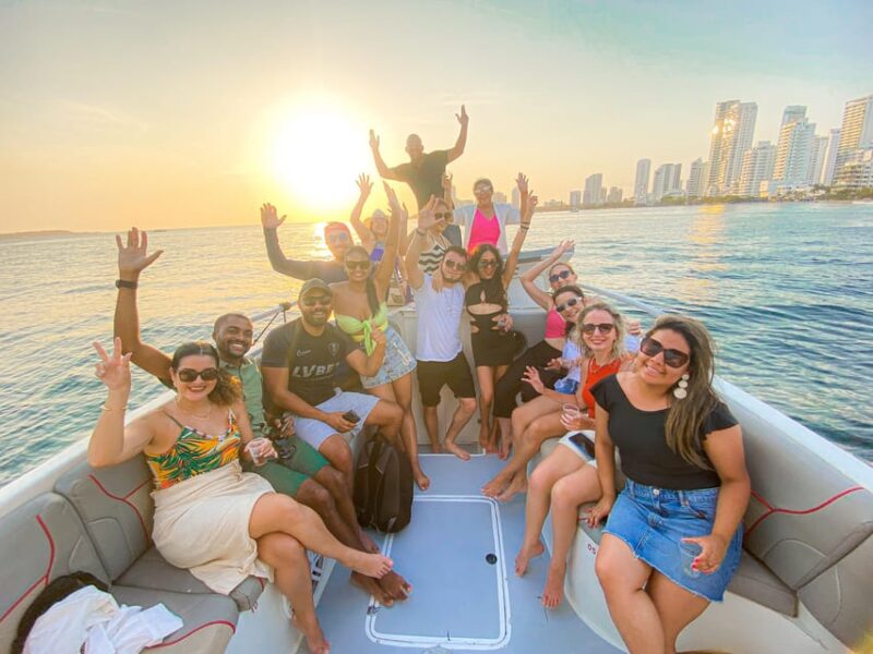 Cartagena: Bay Tour by Sports Boat - Experience Highlights