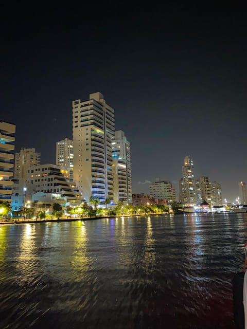 Cartagena: Bay Tour by Sports Boat - Panoramic Views