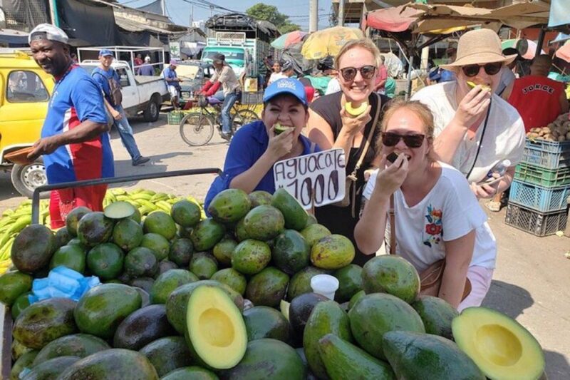 Cartagena: Bazuro Local Food Market Walking Tour - Tour Inclusions