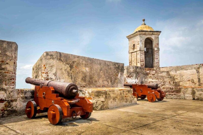 Cartagena: BILINGUAL CITYTOUR + SAN FELIPE CASTLE & Old City - Pickup and Meeting Points