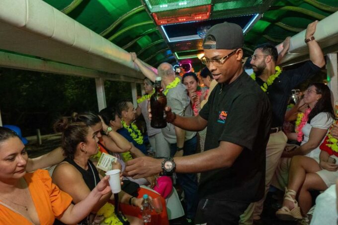 Cartagena: Chiva Party Bus Tour With Disco Entry - Exploring Cartagena by Chiva Bus