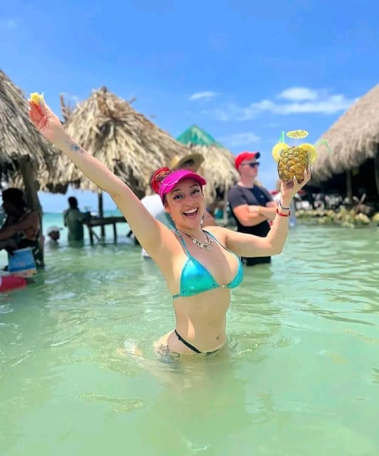 Cartagena: CHOLON & BARU With Lunch - Scenic Views and Party Atmosphere